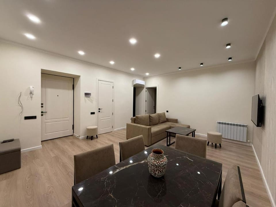 Deluxe Modern 2 bedroom Apartment in City Center, Republic Square Apartment in Yerevan