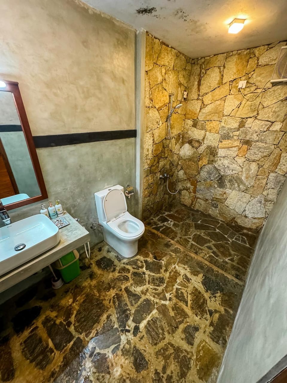 Windgate Estate Bungalow Galaha Villa in Central Province
