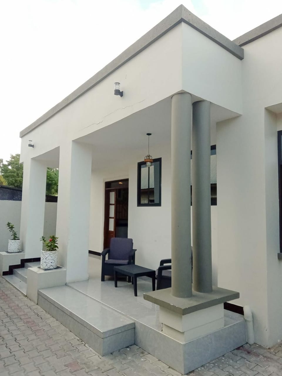 Property building, Patio, Balcony/Terrace, Seating area