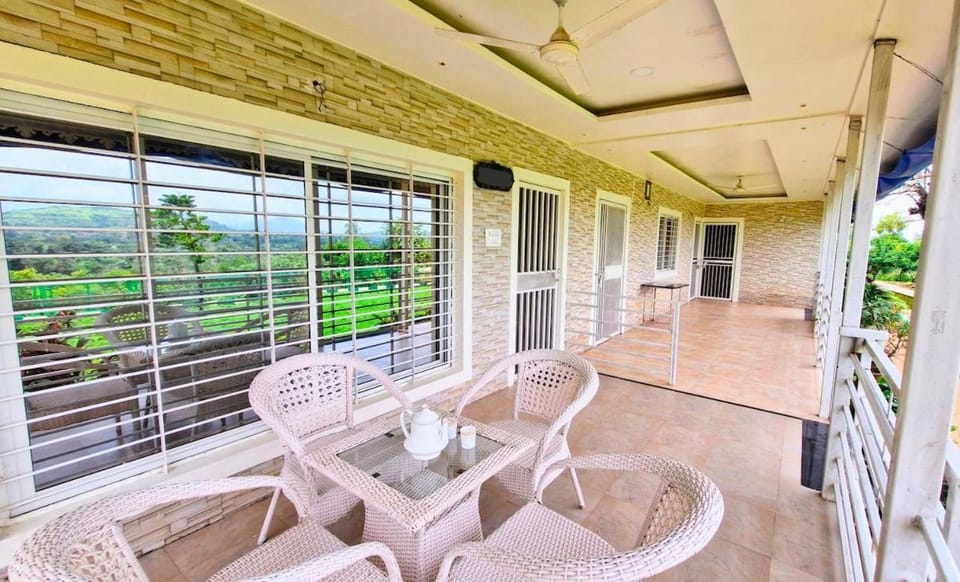 Greenwood 10 min frm Trimbakeshwar Scenic farmstay House in Maharashtra