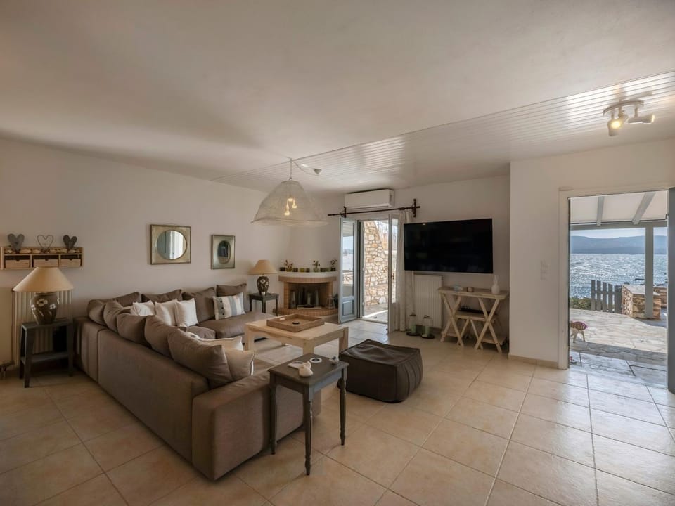 Sunset Villa Pounda Villa in Paros, Greece