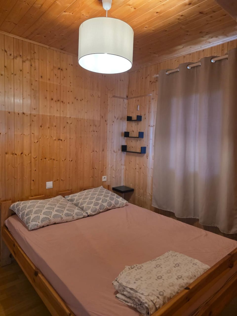 Chalet with beautiful lake view 6B Chalet in Provence-Alpes-Côte d'Azur