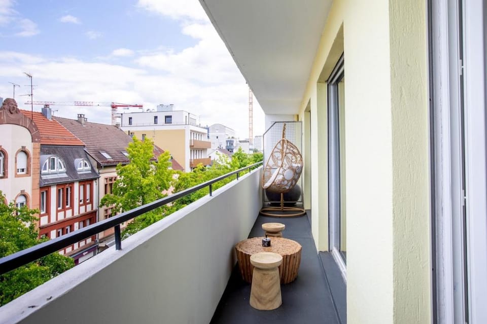 Property building, Day, View (from property/room), Balcony/Terrace, City view