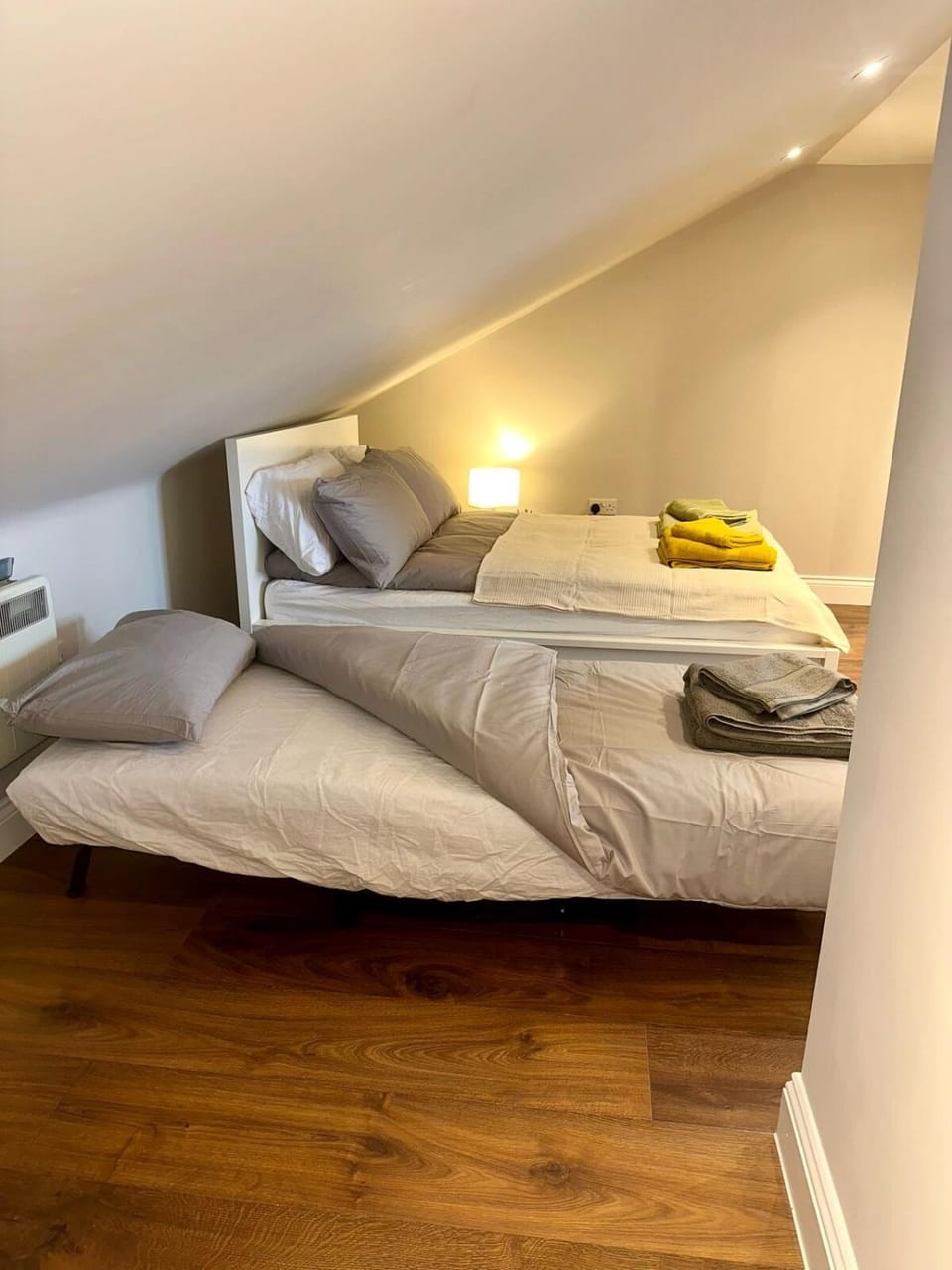 Stylish Bright loft Studio in Ealing Apartment in London Borough of Ealing