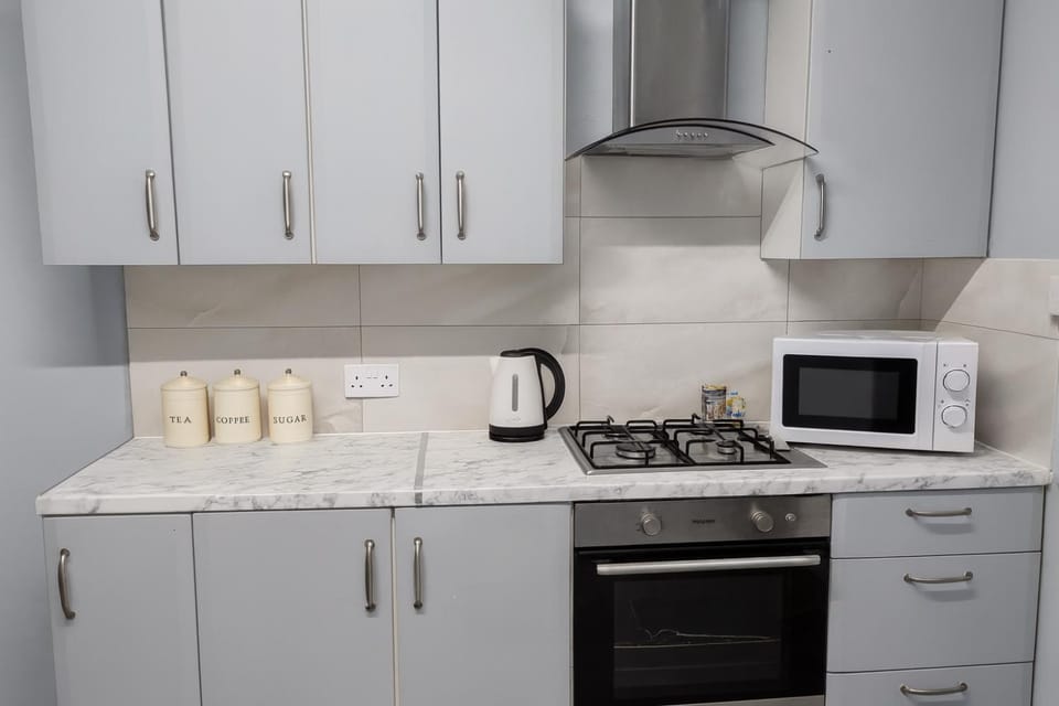 Coffee/tea facilities, stove