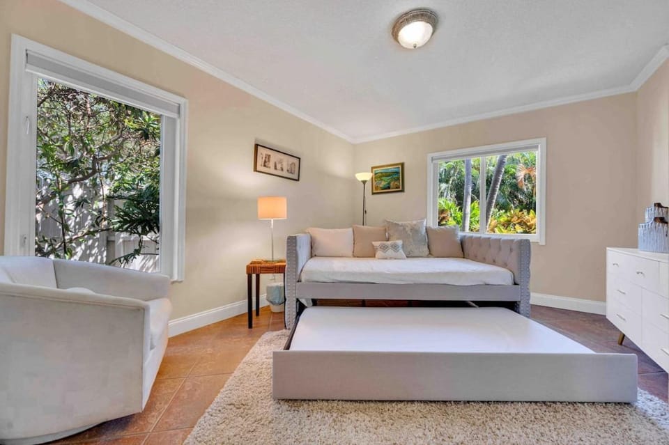 Dream Tropical Pool House Delray Beach near Ocean House in Delray Beach