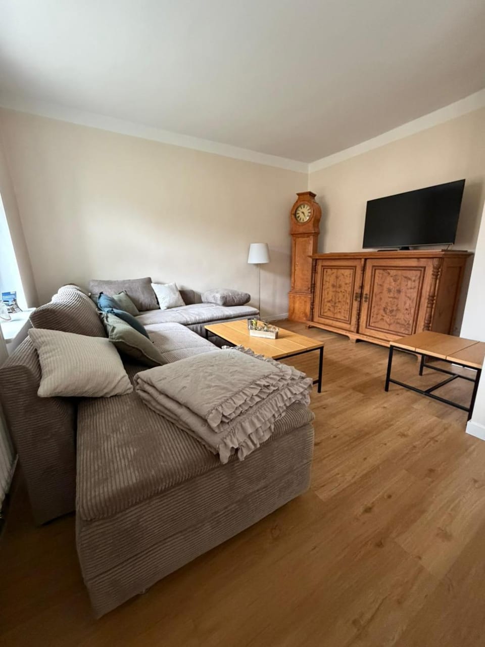 Communal lounge/ TV room, TV and multimedia, Seating area, Evening entertainment