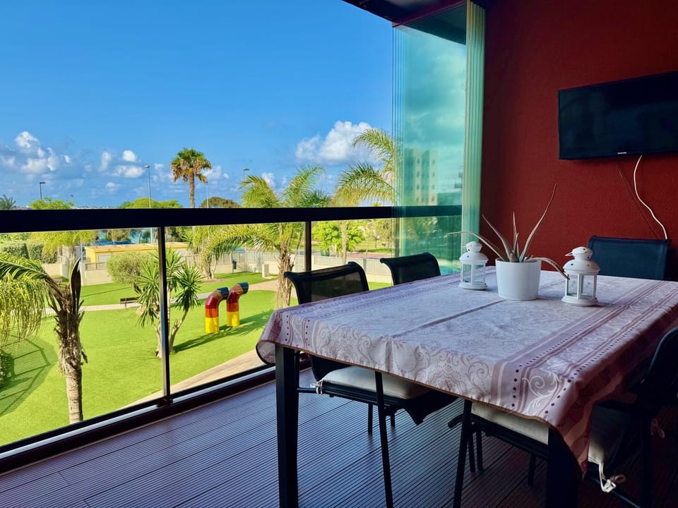 Garden, Garden, TV and multimedia, View (from property/room), Dining area, Garden view