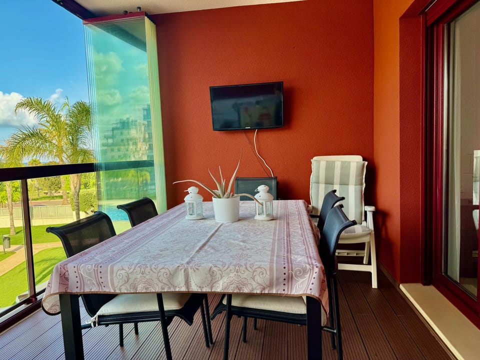 Garden, TV and multimedia, View (from property/room), Balcony/Terrace, Swimming pool