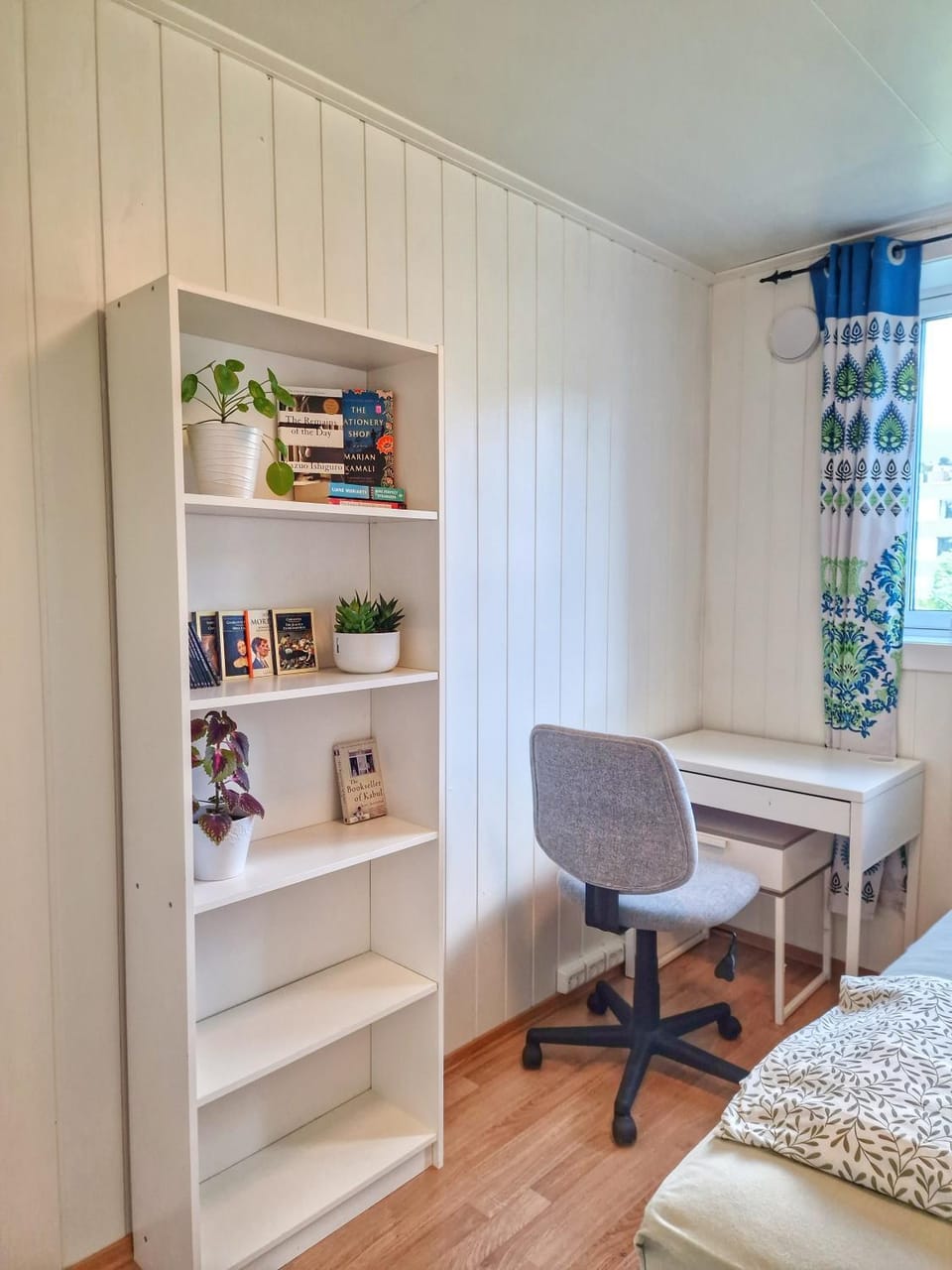 Seating area, Bedroom