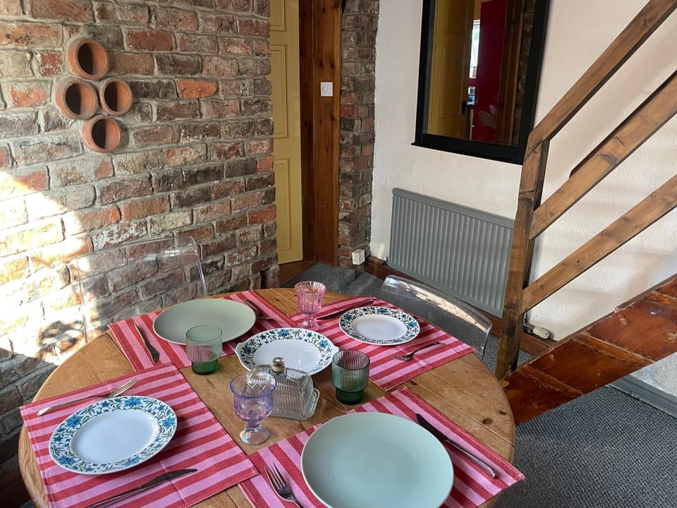 Quirky little end of terrace House in York