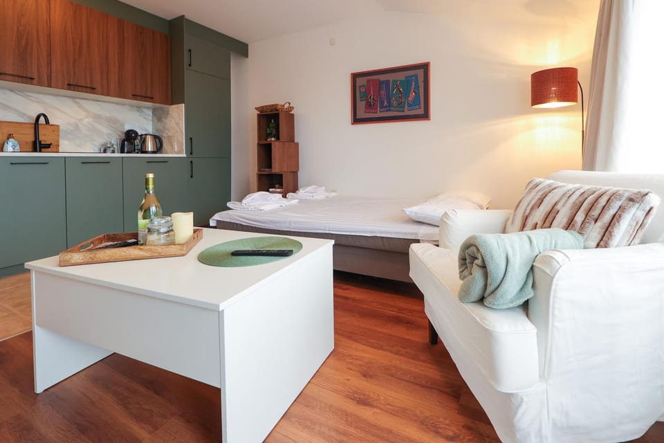 Stylish 1BR-AirCon-Balcony-Walk to Ski Lift & Spa Apartment in Bansko