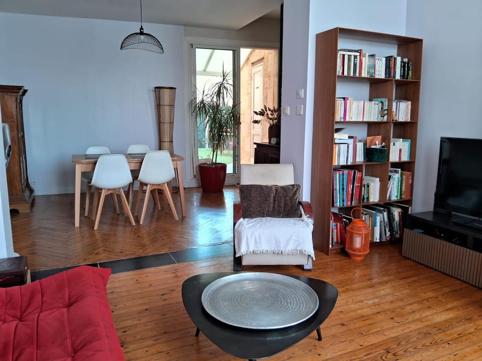 Charmante maison avec extérieur paisible, proche centre ville Apartment in Bordeaux