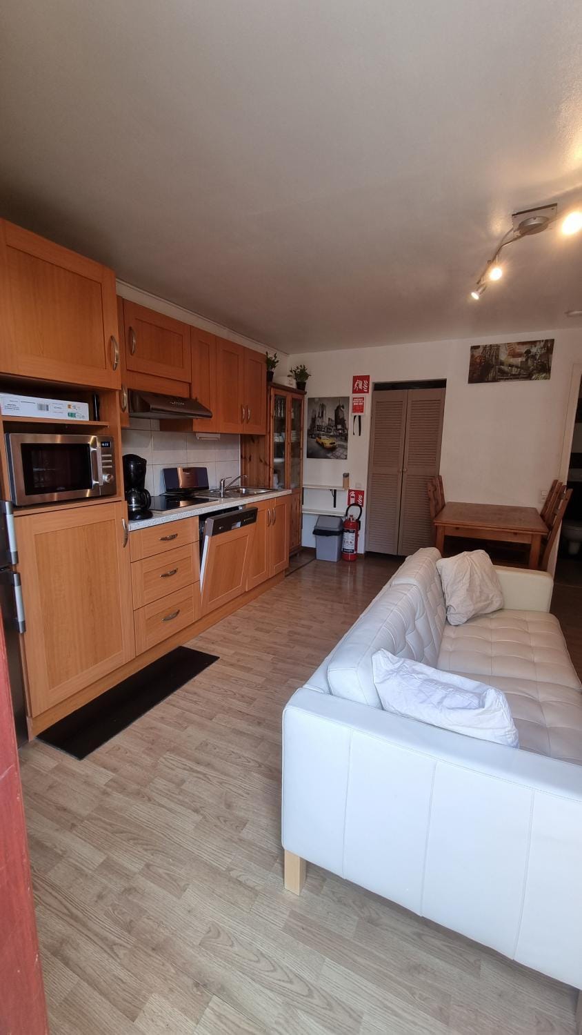 Kitchen or kitchenette, Dining area, dishwasher, oven, stove, toaster