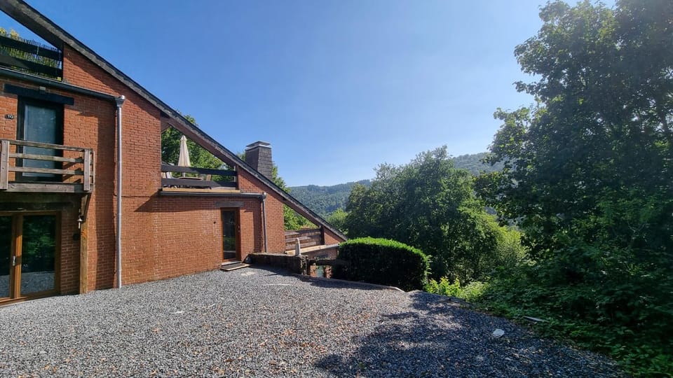 Property building, Spring, Day, Natural landscape, Garden, Garden view, Mountain view, Inner courtyard view