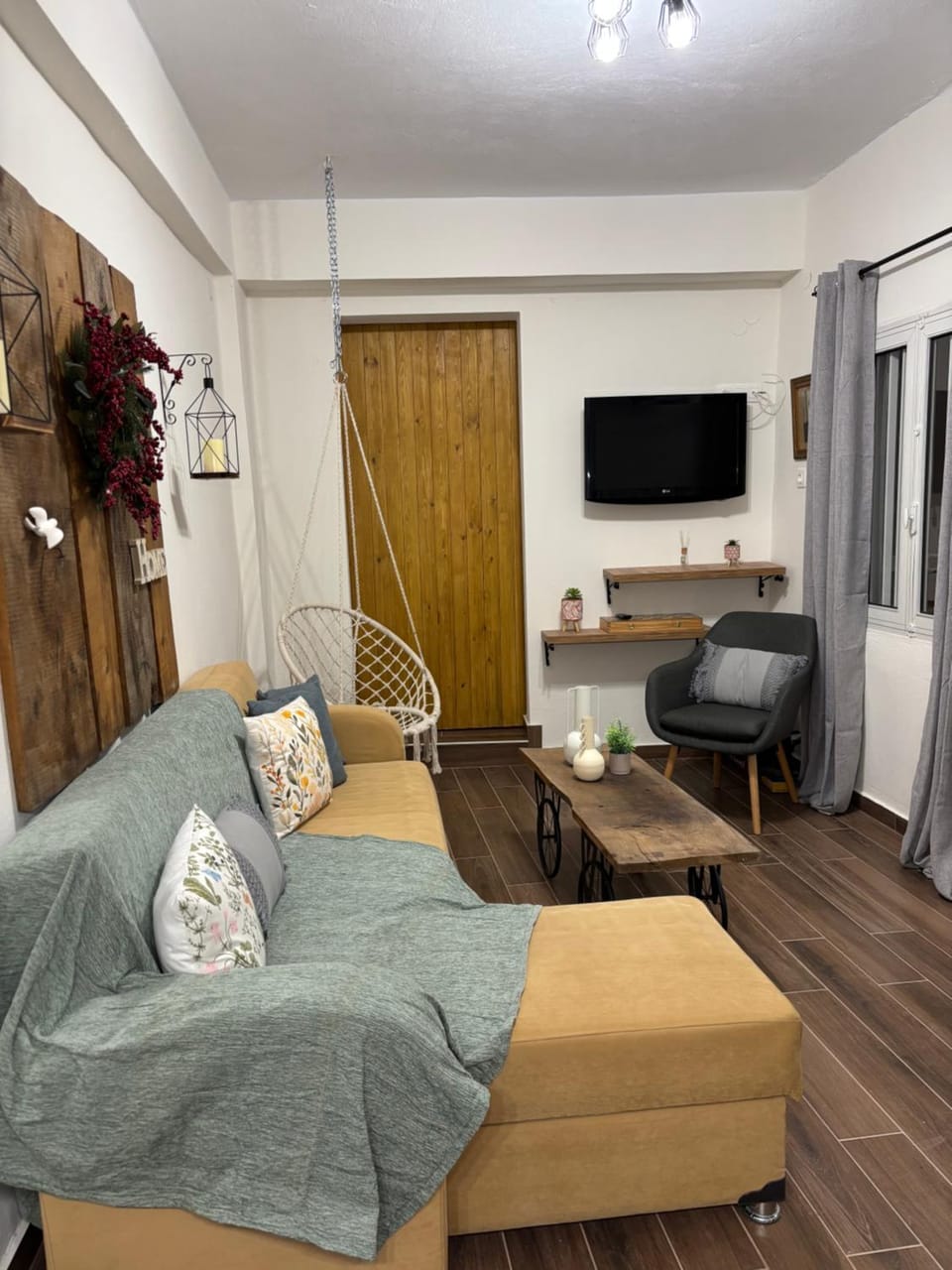 TV and multimedia, Living room, Seating area