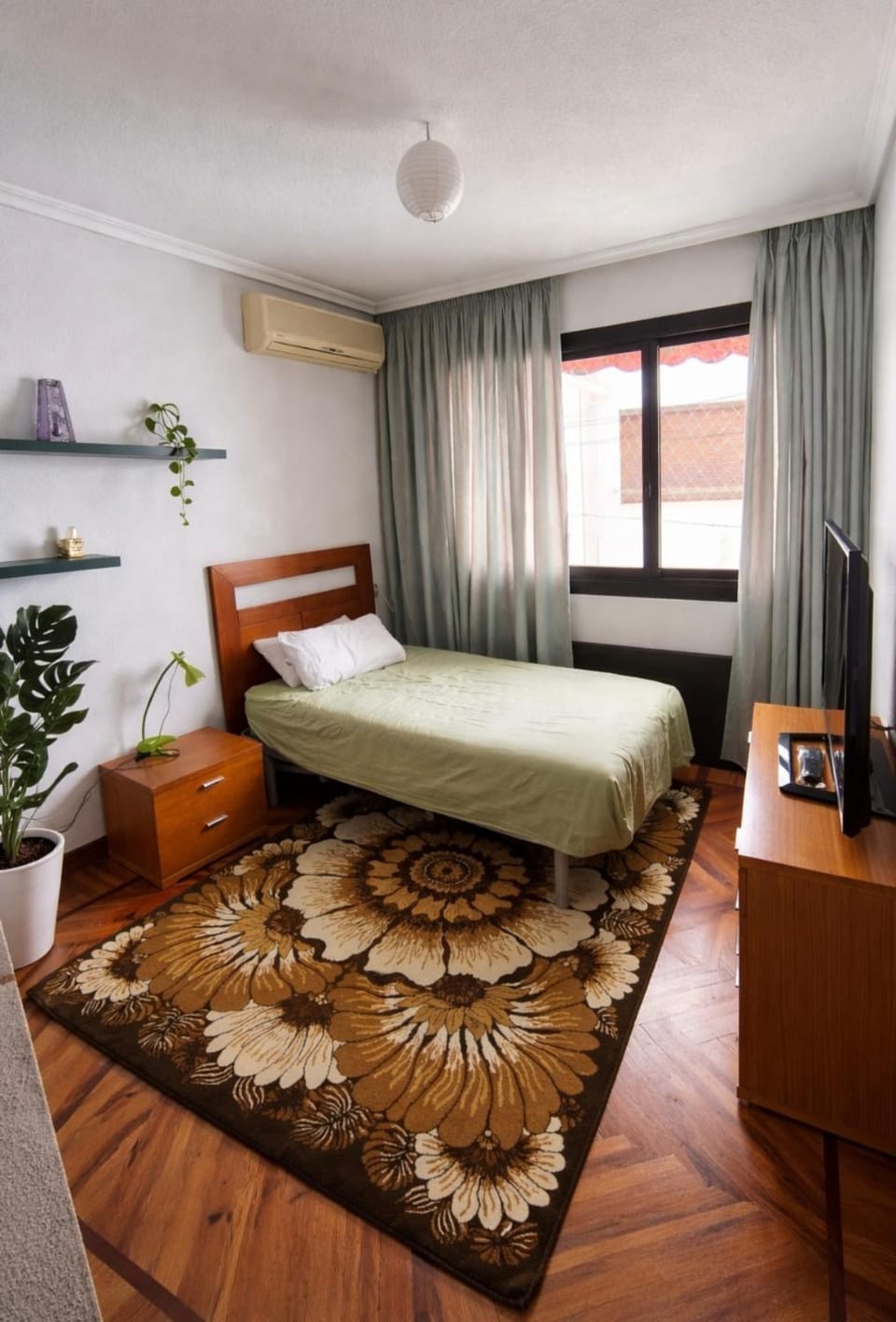 Glamour Alicante Beach Apartment in Alicante