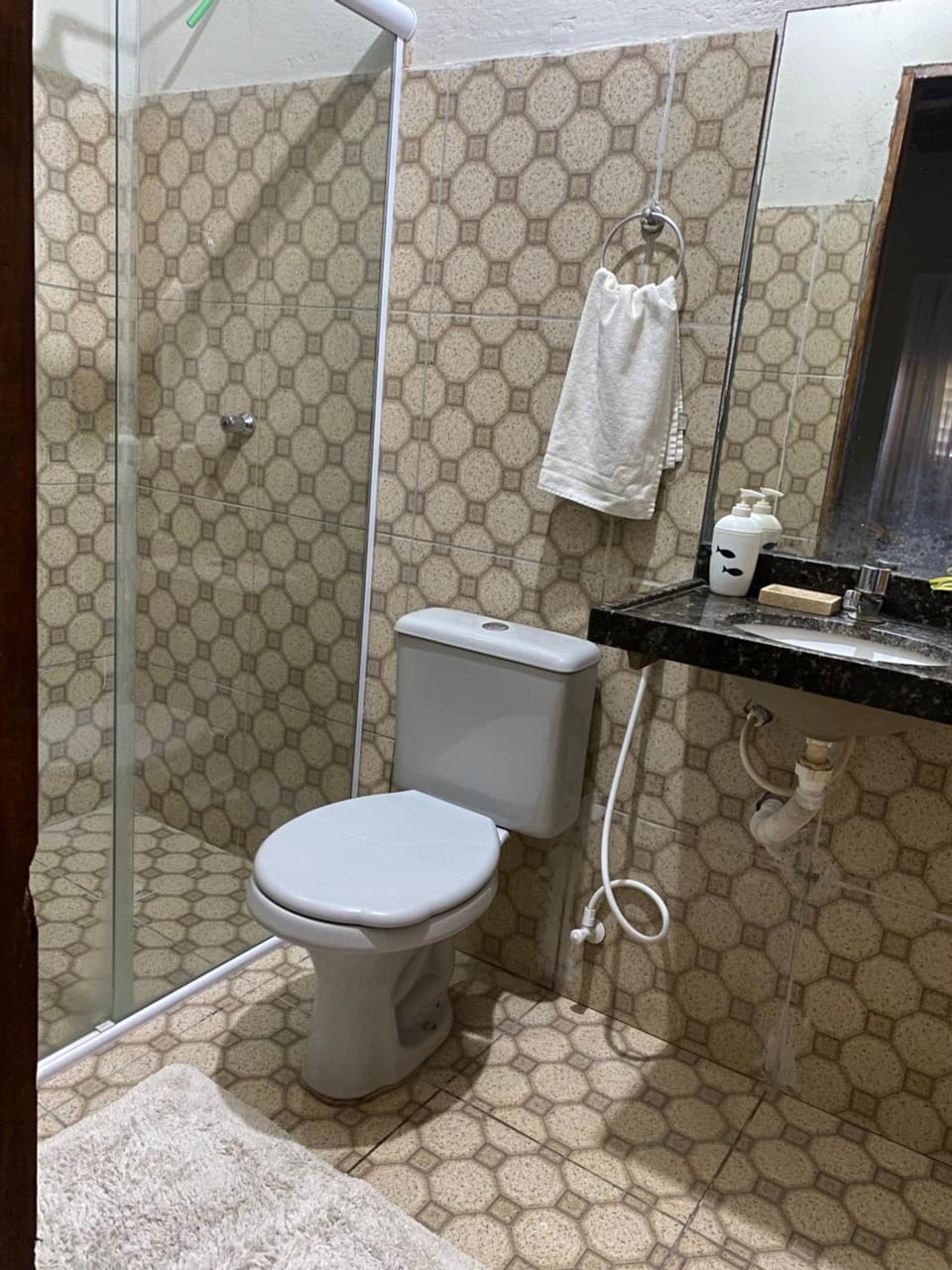 Shower, Toilet, Bathroom, bidet, towels