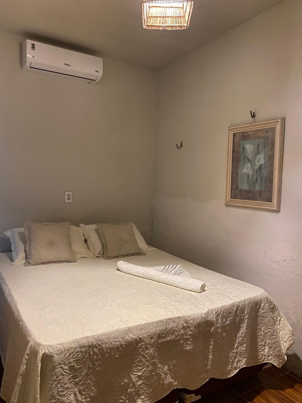 Bed, Photo of the whole room, Bedroom, air conditioner