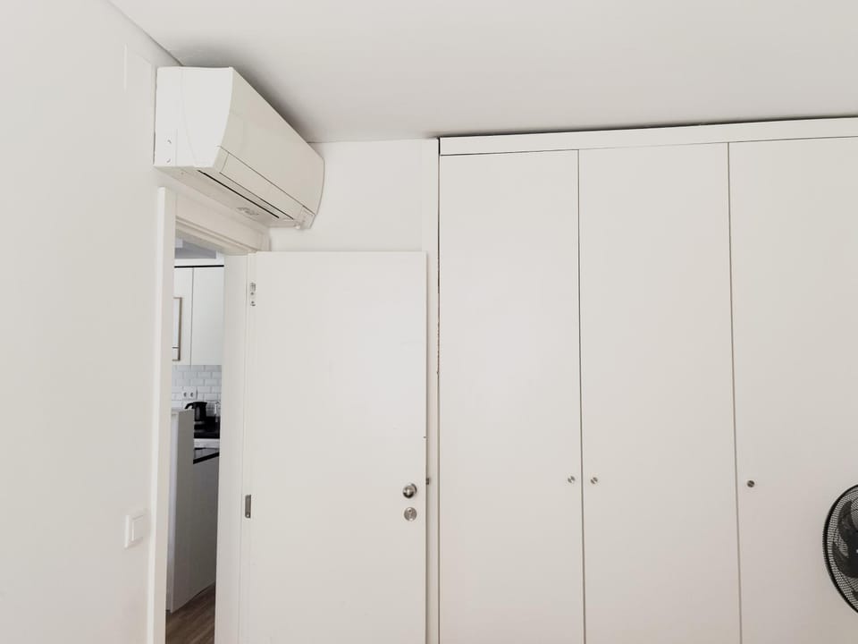 wardrobe, air conditioner
