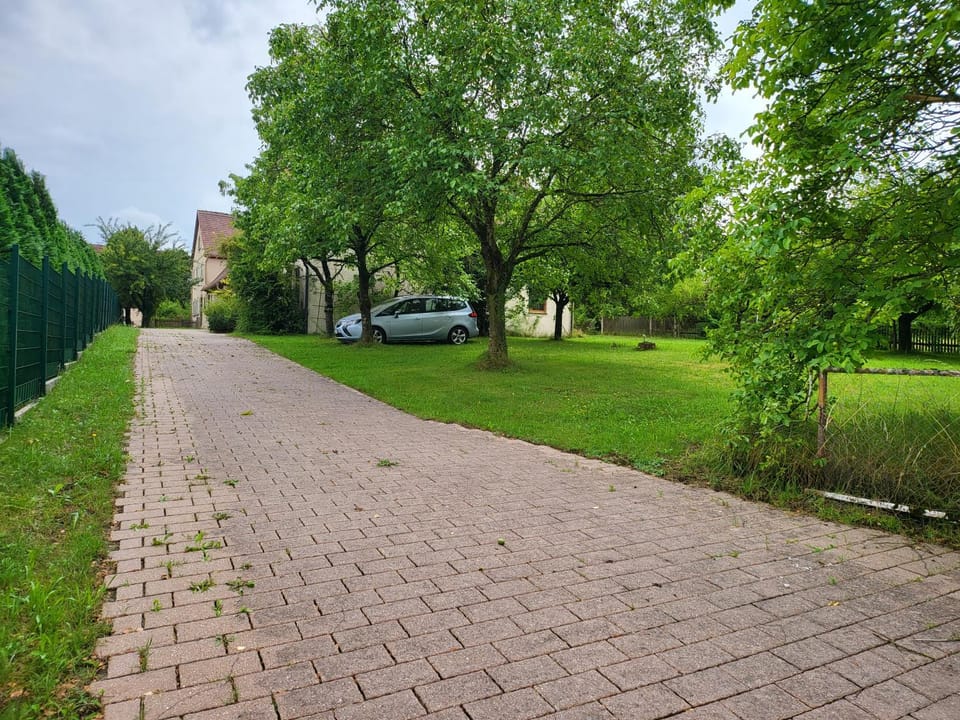 Property building, Garden view, Parking