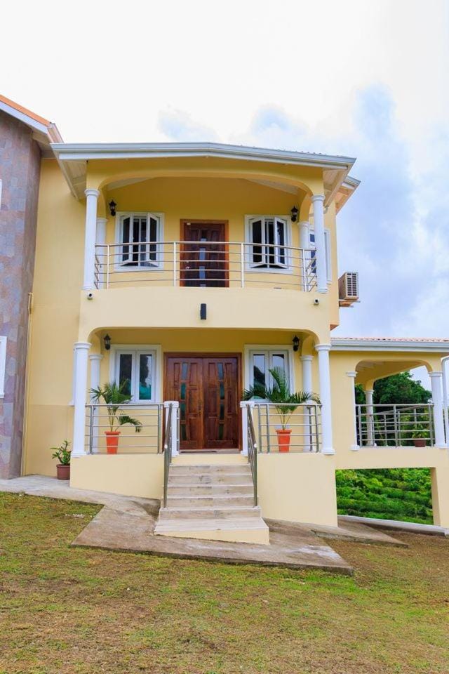 Property building, Facade/entrance, View (from property/room), Balcony/Terrace