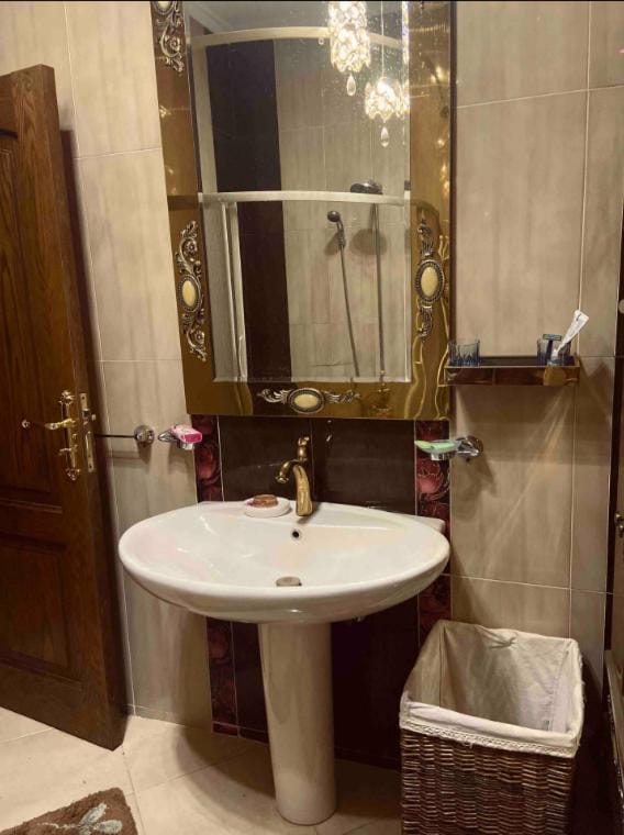 Sunny & Spacious rooms close to the Airport! Vacation rental in New Cairo City