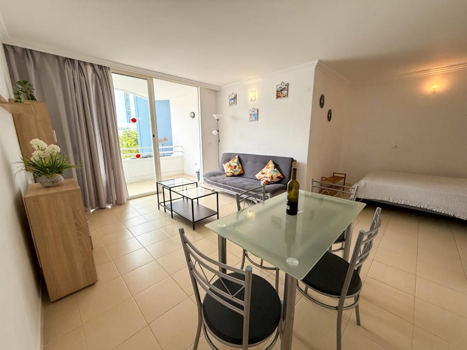 Living room, Photo of the whole room, Dining area
