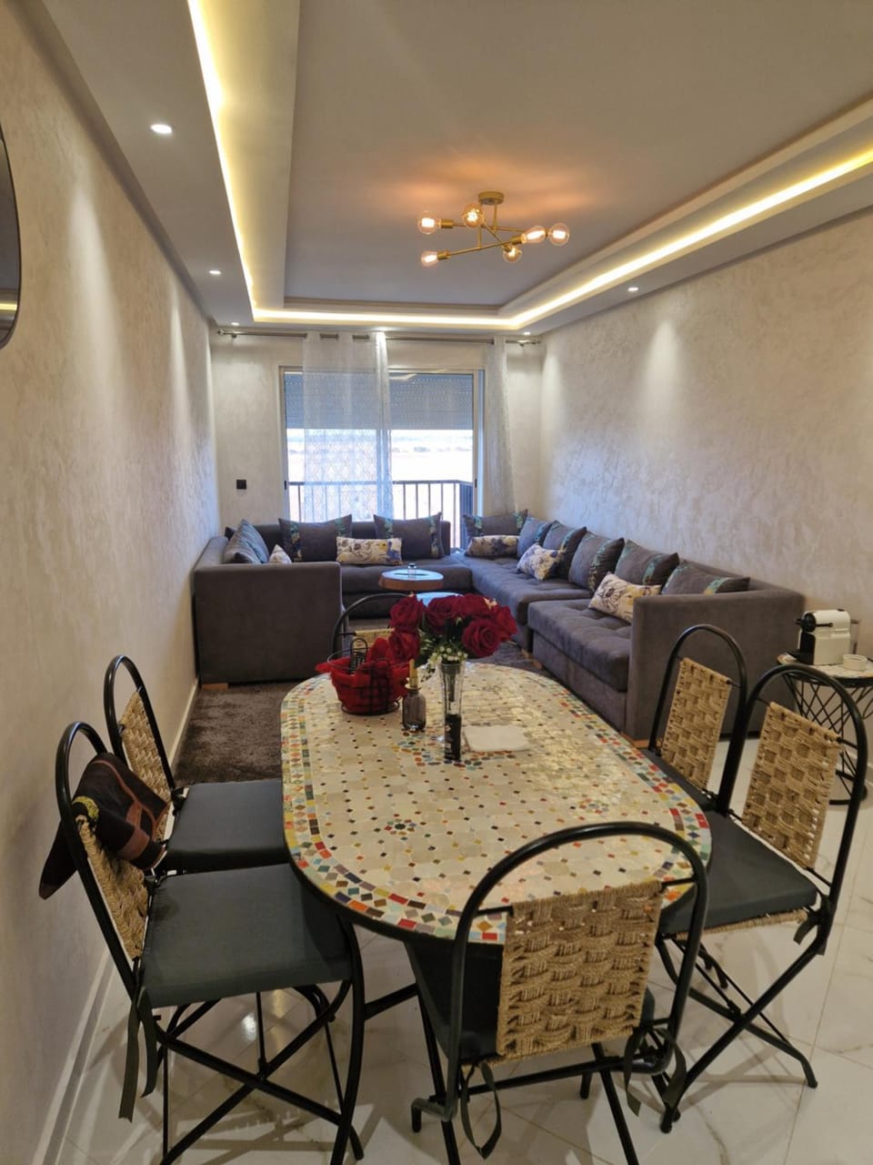 Seating area, Dining area