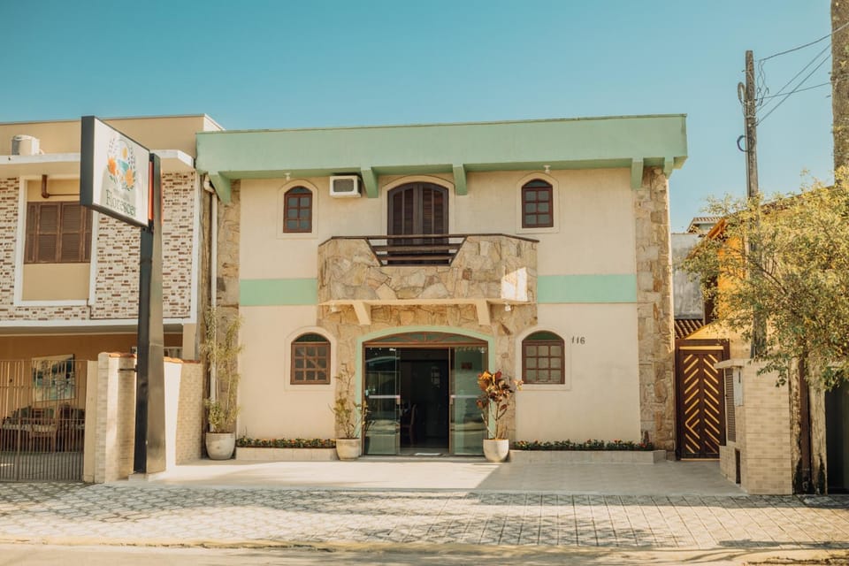 Property building, Facade/entrance, Day
