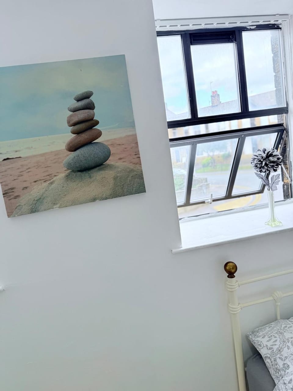 Bed, Decorative detail, Bedroom