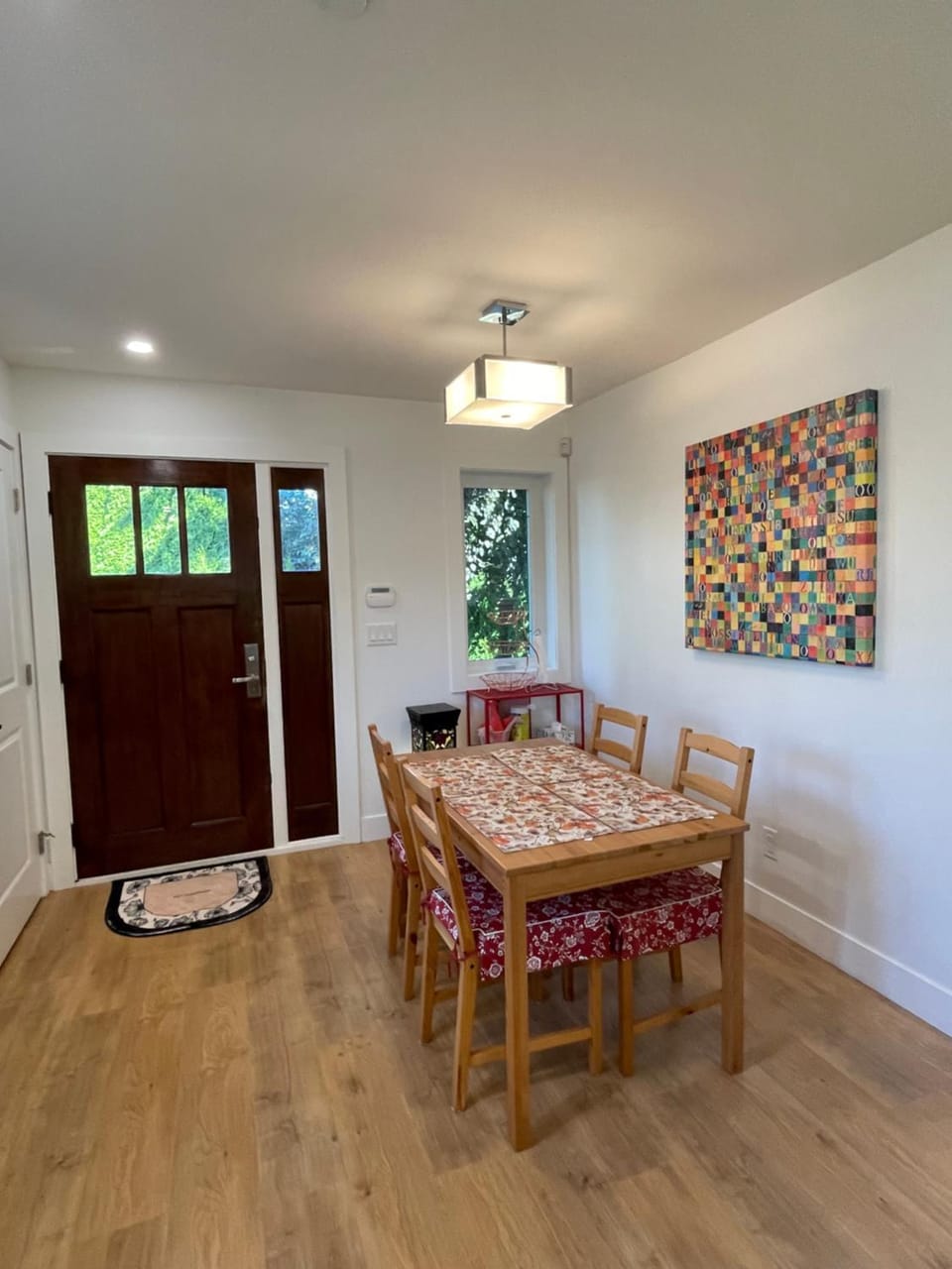 ChicVilla 3 Bedrooms 2 baths 8 min walk to Langara station Villa in Vancouver