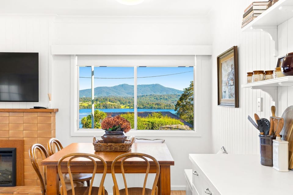 Dining area, Mountain view