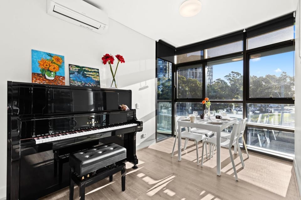 Comfy 2BR Apt Close to Olympic Park Venues Apartment in Sydney