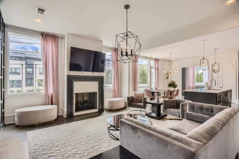 Songbird Suites - Sleeps 16 - Two Rooftops with view House in Nashville