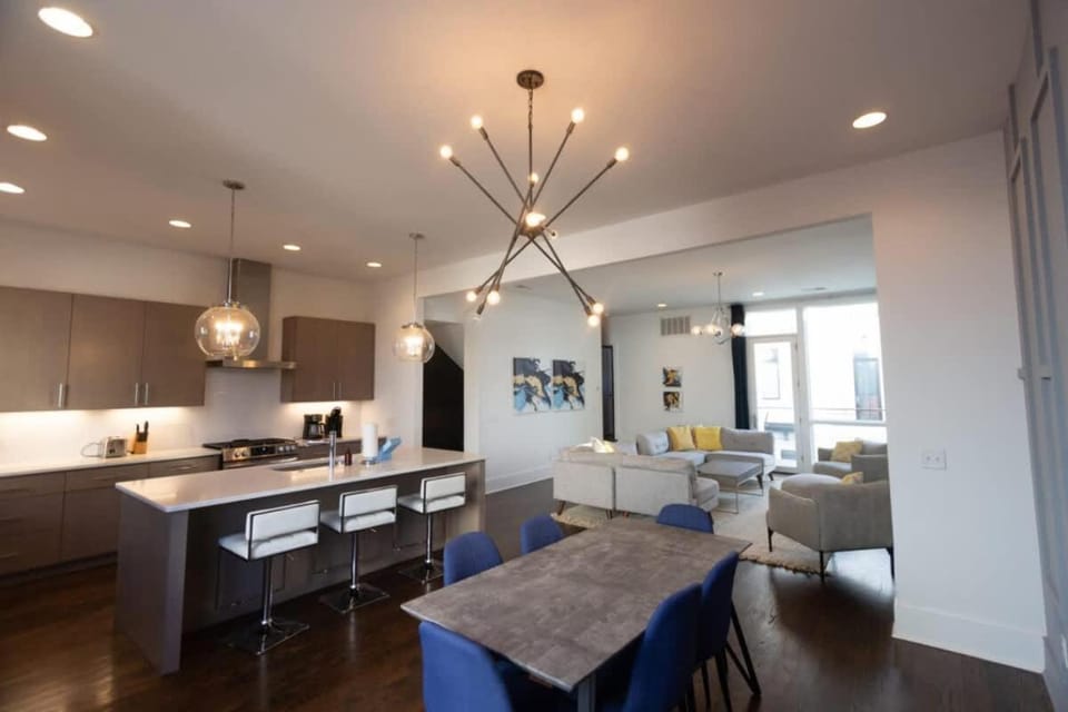 Encore Estates - Sleeps 16 - Two Rooftops with view House in Nashville