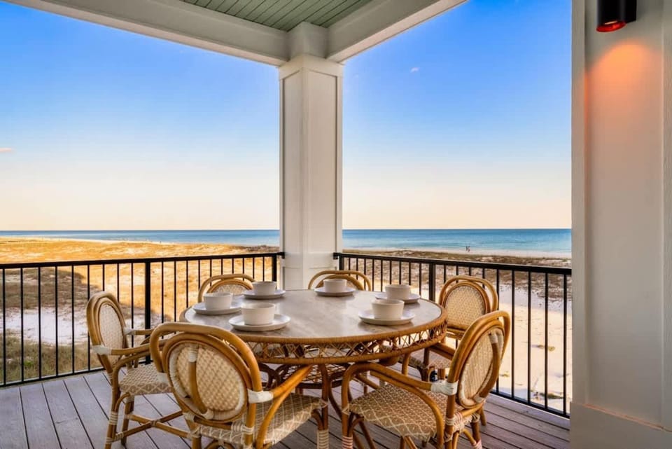 Elysian - Beachfront Paradise with Luxury Amenities House in Romar Beach