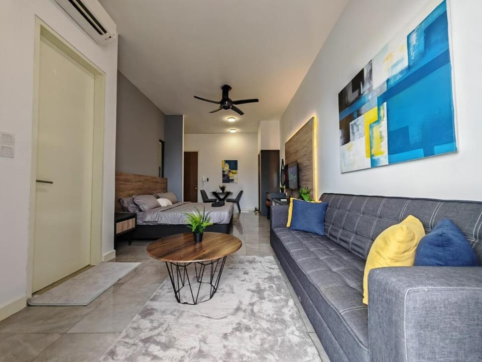 Bed, TV and multimedia, Seating area, Bedroom