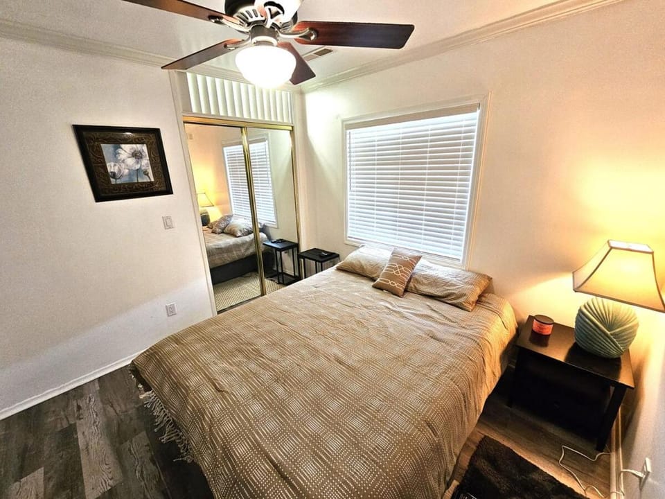 Waterfront hideaway on the canal House in South Daytona