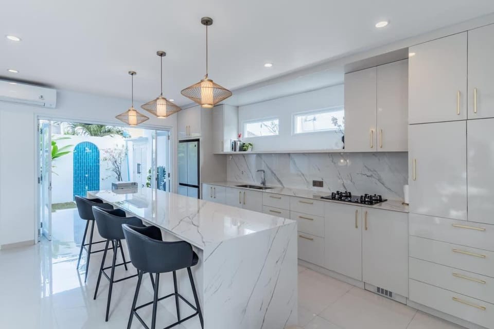 Modern 3BR Villa with Pool and Rooftop Lounge House in North Kuta
