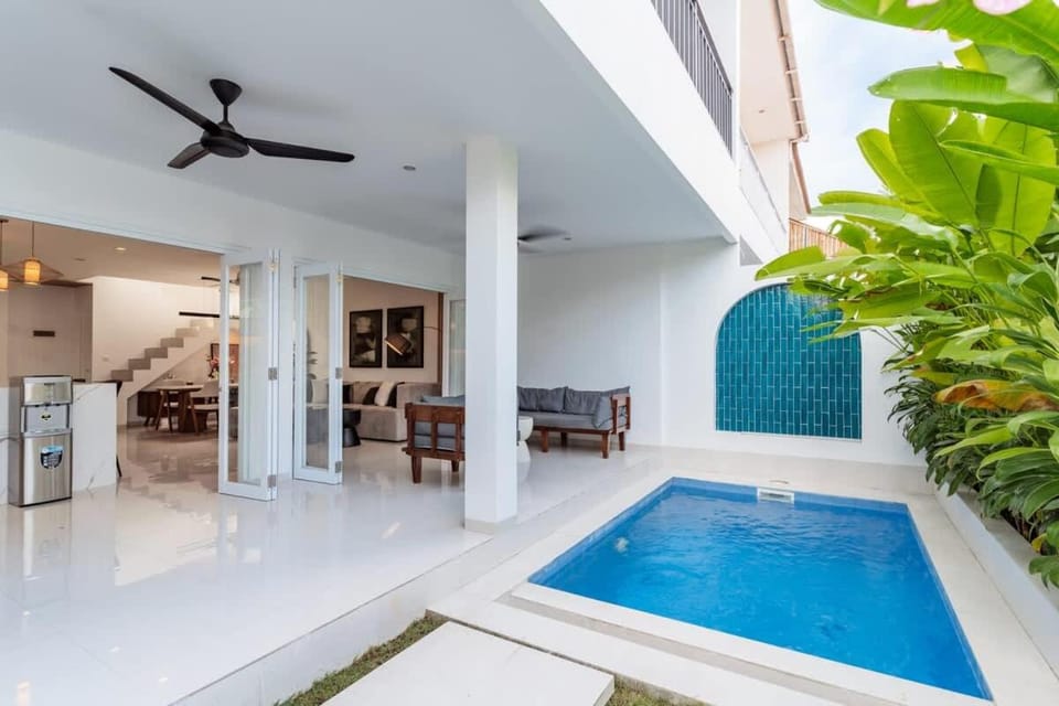 Modern 3BR Villa with Pool and Rooftop Lounge House in North Kuta