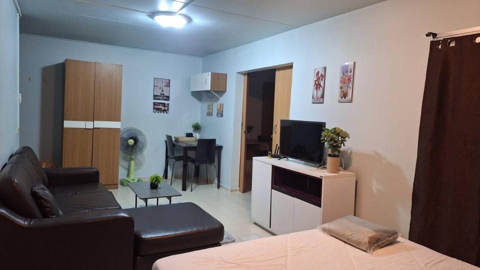Popular Muang Thong Condo, Building C5 Apartment in Thailand