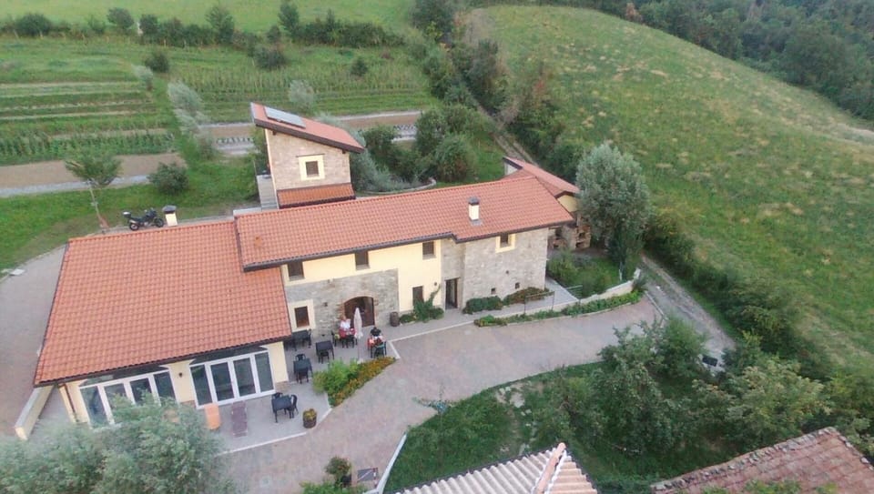 Poggio d'Incanto Farm Stay in Emilia-Romagna