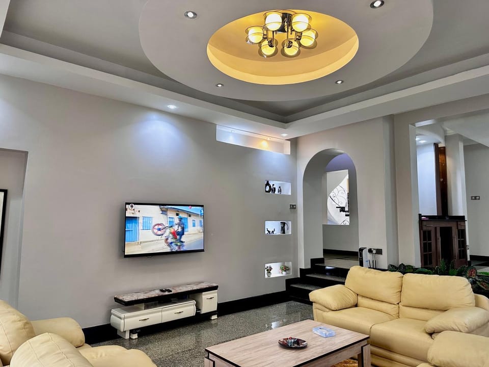 Communal lounge/ TV room, TV and multimedia, Living room, Seating area