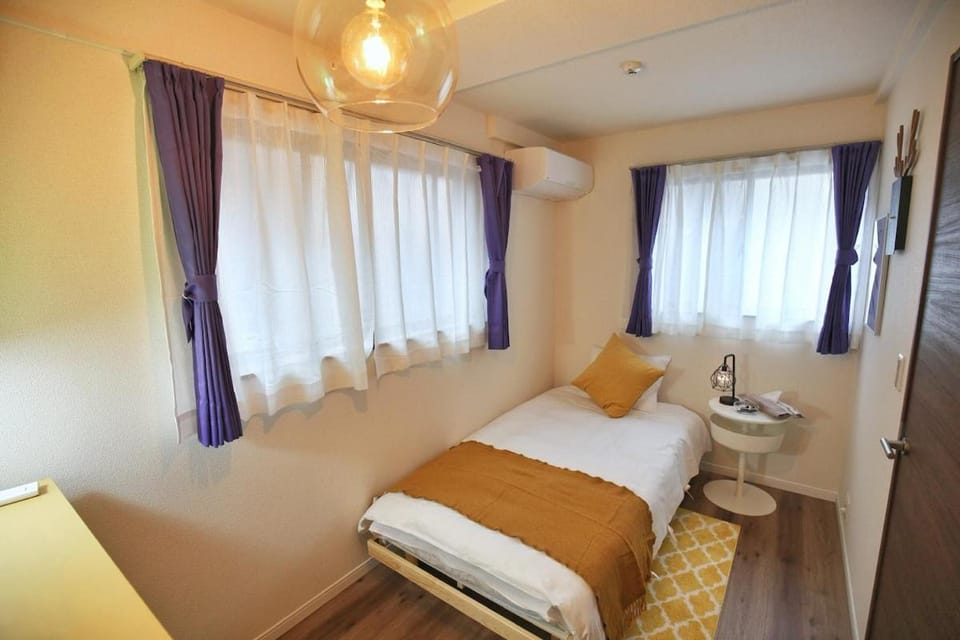 SG5371 Entire Villa with Parking, 3-Min to Shinjuku, Visit Shibuya Crossing! Family home for 8 people Villa in Shibuya