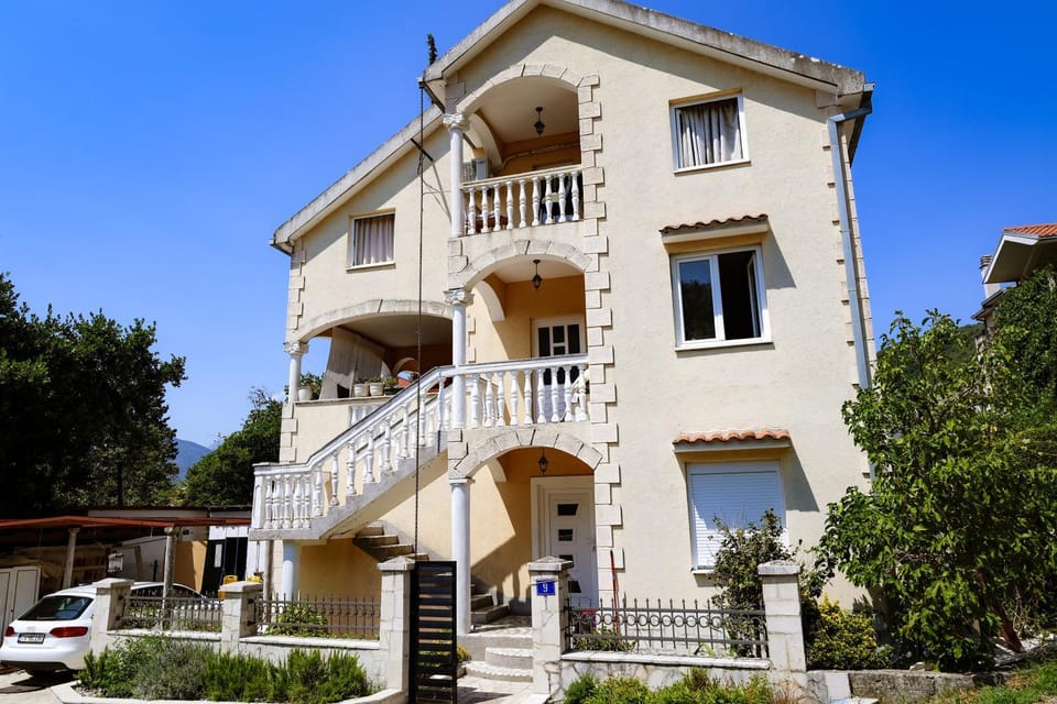 Twins Apartment in Kotor Municipality