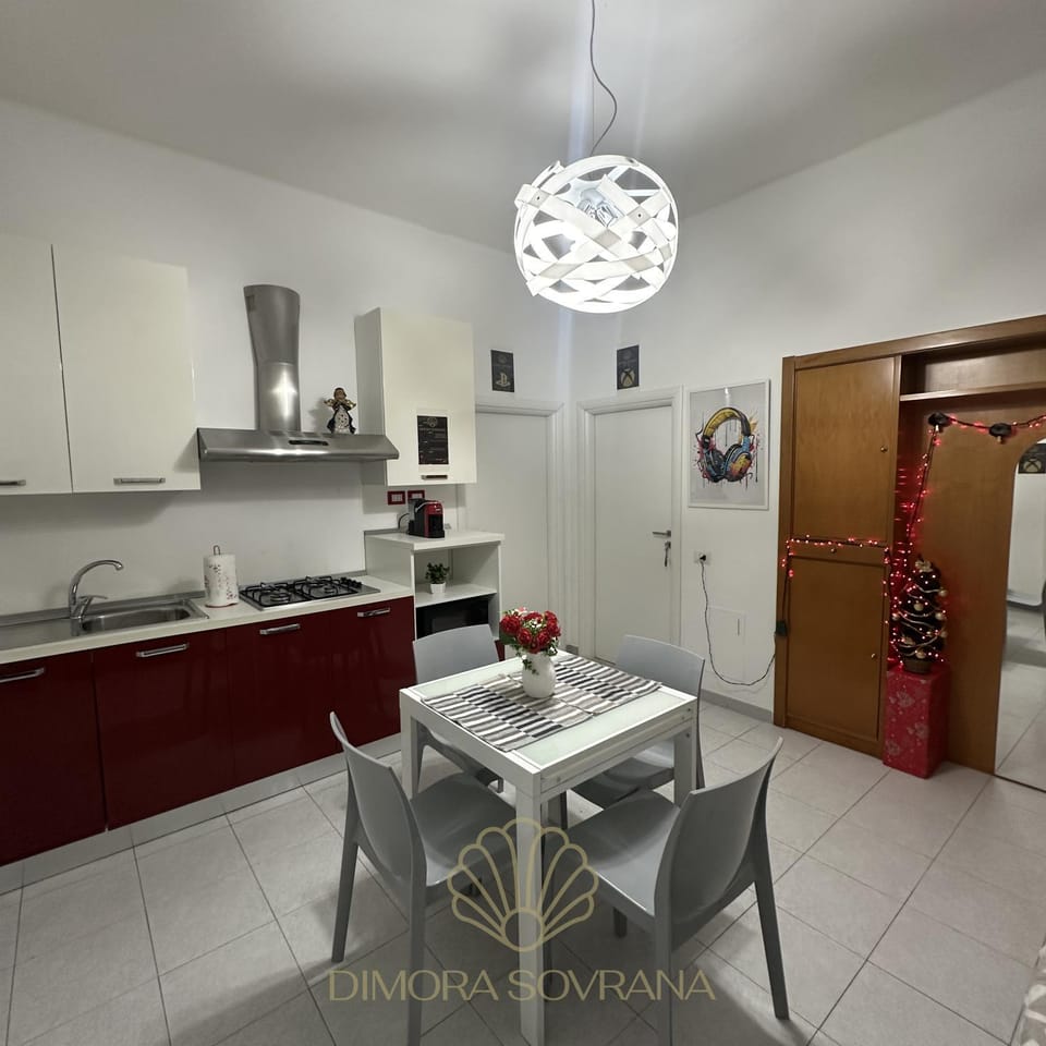 Kitchen or kitchenette, Kitchen or kitchenette, Dining area