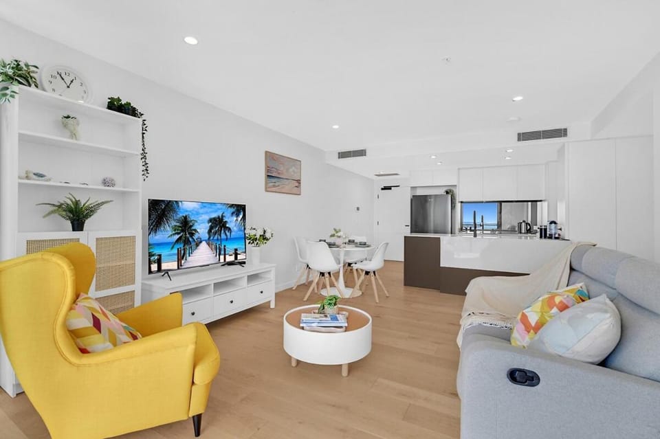 Coastal Views High Rise 2BR Getaway in Southport Apartment in Main Beach