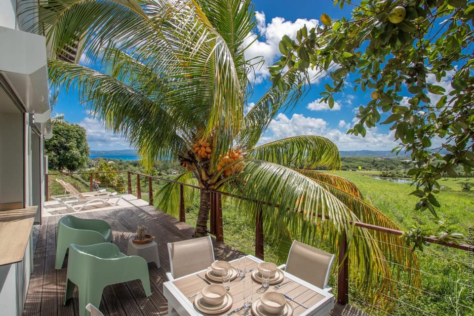 Vert Olivier - Sea View & Serenity Apartment in Les Trois-Îlets