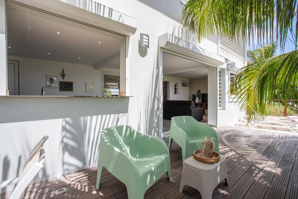 Vert Olivier - Sea View & Serenity Apartment in Les Trois-Îlets